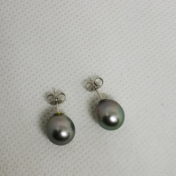 ✨ 14k Lustrous Tahitian-Style Pearl Stud Earrings. ✨ - Picture 2 of 5